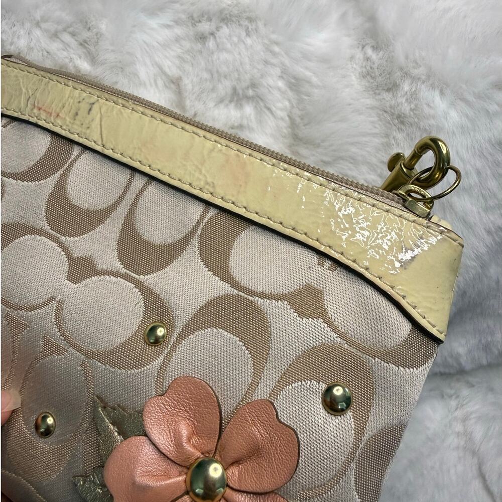 COACH Tan Signature Canvas Flower Wristlet - Picture 6 of 9